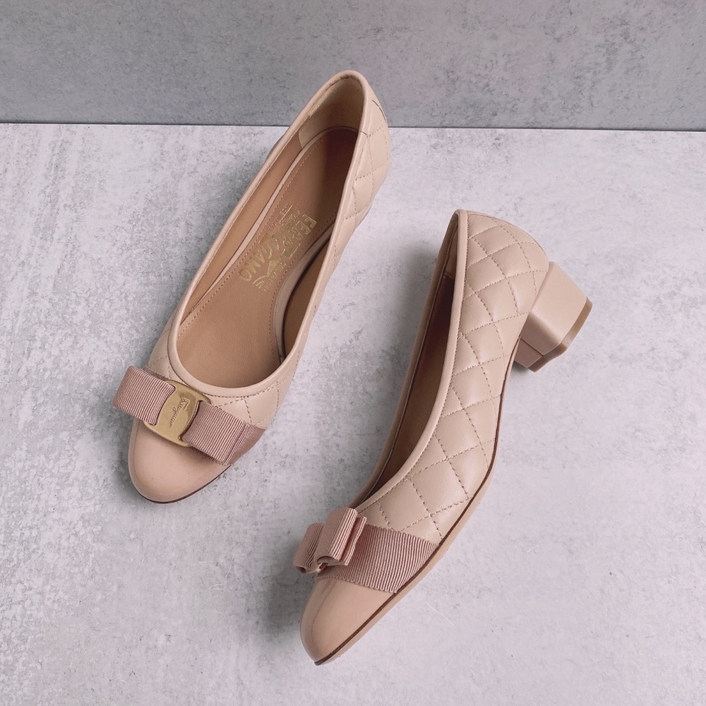 Salvatore Ferragamo 6.5C Vara Bow Quilted Leather Blush Pump Heels